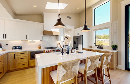 Sea Ranch House | Stunning Ocean View Retreat with Private Hot Tub & Bbq - Shared Pools & Tennis