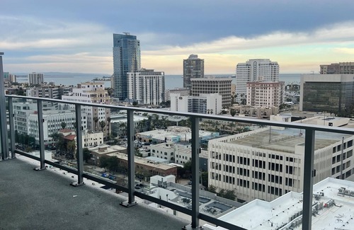 Downtown Long Beach Apartment | Stunning Ocean View Penthouse 1bd 2br