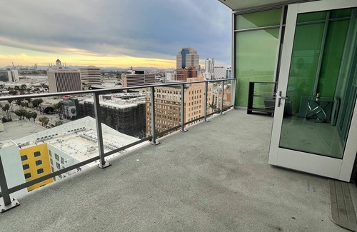 Downtown Long Beach Apartment | Stunning Ocean View Penthouse 1bd 2br