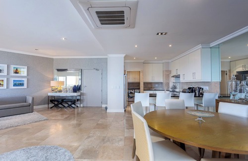 Mouille Point Apartment | Stunning Ocean Views, Platinum Mile by CTHA