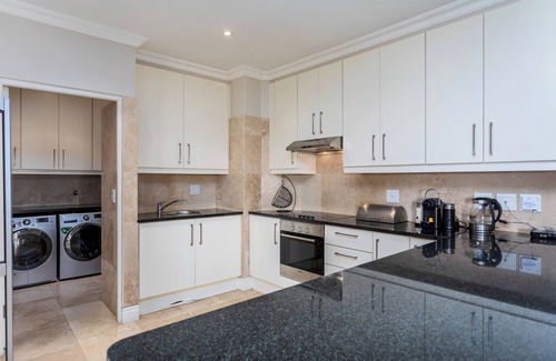 Mouille Point Apartment | Stunning Ocean Views, Platinum Mile by CTHA