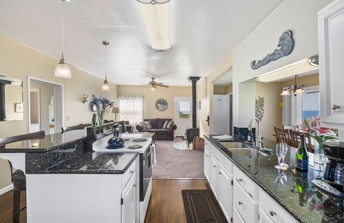 Westport House | Stunning oceanfront views, beach, hot tub