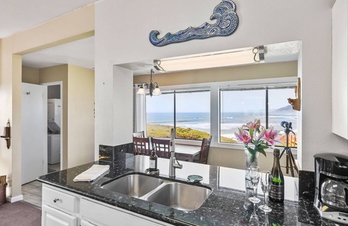 Westport House | Stunning oceanfront views, beach, hot tub