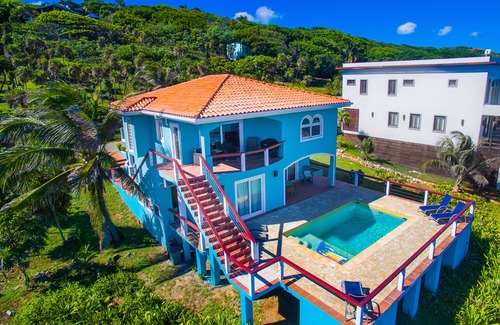 Lighthouse Estates House | Stunning Oceanfront Villa private pool, & Constant Sea Breeze