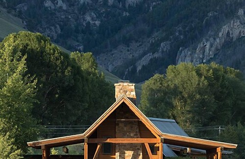South Park Villa | Stunning One Bedroom Cabin on Private, Seven Plus Acre Parcel South of Jackson.