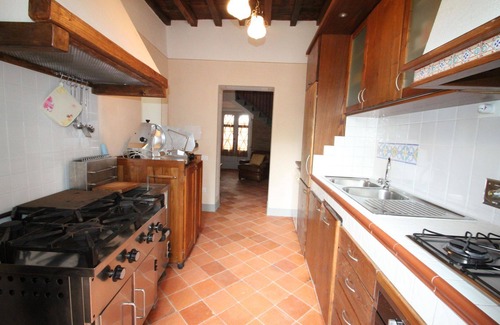 Barberino di Mugello Villa | Stunning private villa with WIFI, private pool, TV, patio, pets allowed and panoramic view