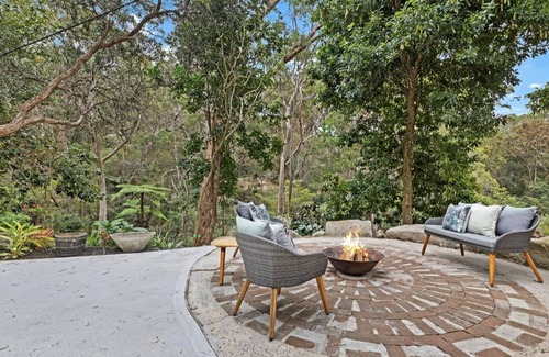 Galston House | Stunning Peaceful Holiday Haven set on acreage with nearby Waterfall and Jacuzzi