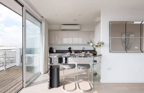Central Milton Keynes Apartment | Stunning Penthouse | Incredible Views | Central MK