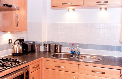 Eastbourne Apartment | Stunning Penthouse with Sea views from all windows. 3 minute walk to the beach!