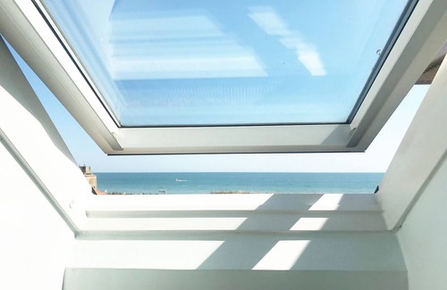 Eastbourne Apartment | Stunning Penthouse with Sea views from all windows. 3 minute walk to the beach!