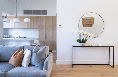 Collaroy Apartment | Stunning Penthouse Opposite Park, Golf Club and Tennis Centre
