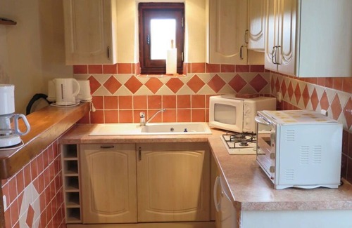 Lalbenque Villa | Stunning private villa for 4 people with TV, terrace, pets allowed and parking