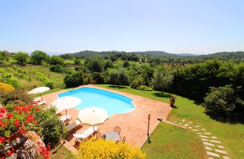 Monte San Savino Villa | Stunning private villa for 10 people with private pool, WIFI, TV, pets allowed and parking