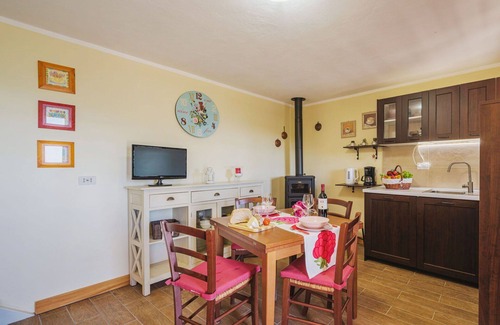 Stazzema House | Stunning private villa for 4 people with WIFI, TV, terrace, pets allowed and parking