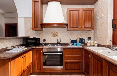 Termini House | Stunning private villa for 6 guests with A/C, WIFI, TV, patio and parking
