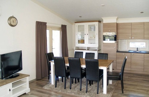 West-Graftdijk House | Stunning private villa for 6 guests with WIFI, TV, terrace and parking