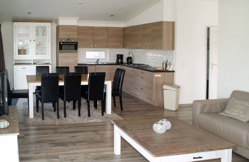 West-Graftdijk House | Stunning private villa for 6 guests with WIFI, TV, terrace and parking
