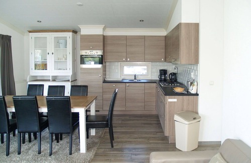 West-Graftdijk House | Stunning private villa for 6 guests with WIFI, TV, terrace and parking