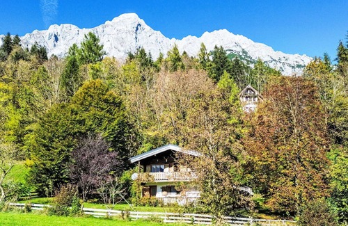 Sankt Martin am Grimming House | Stunning private villa for 4 people with TV, patio, panoramic view and parking