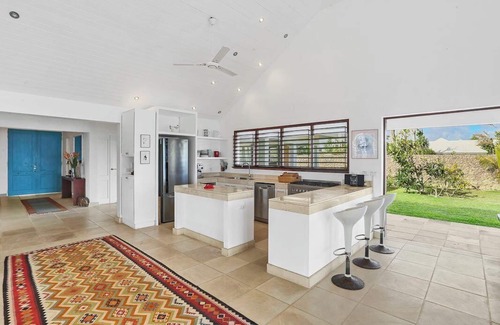 Port Vila House | Stunning private, beachfront accommodation in paradise!