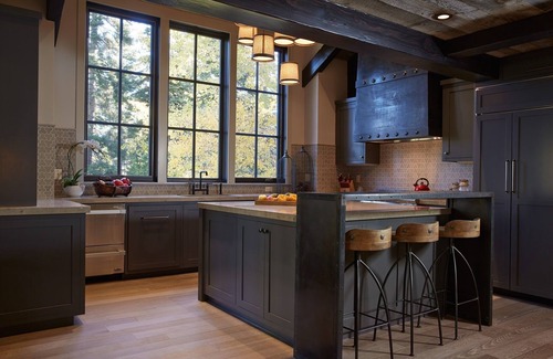 Homewood House | Stunning Private Compound with Hot Tub, Lake Access, Flat Lawn, Ski in/out