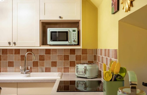 Aberchirder House | Stunning private villa for 2 guests with WIFI and parking
