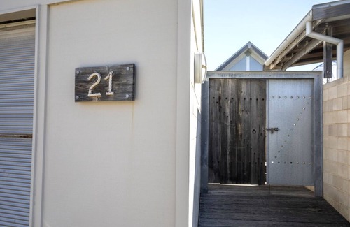 Normanville House | Stunning Private Luxury Absolute Beachfront Adult's Retreat