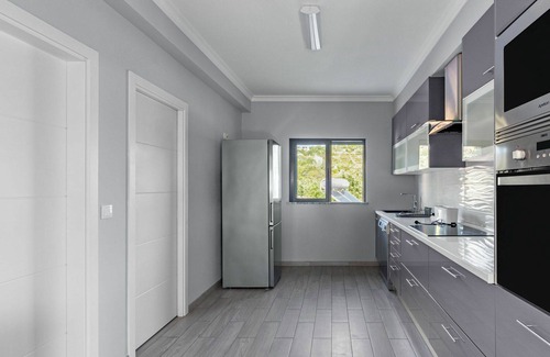 Estoi House | Stunning private villa for 6 guests with A/C, private pool, WIFI, TV and terrace