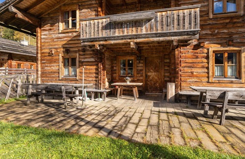 Untertauern House | Stunning private villa for 17 people with WIFI, TV and balcony