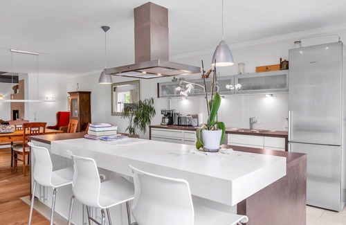 Drochtersen House | Stunning private villa for 10 people with internet, TV, terrace, pets allowed and parking