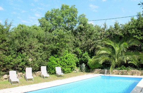 Bagnols-en-Foret House | Stunning private villa for 6 people with private pool, WIFI, TV, terrace, pets allowed and parking