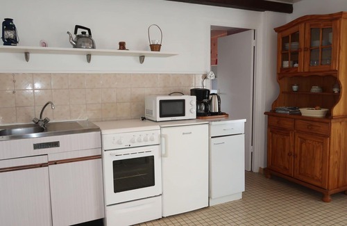 Plounevez-Lochrist House | Stunning private villa for 2 people with pets allowed and parking