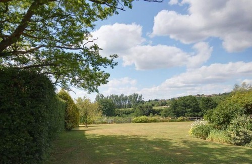 Cranbrook House | Stunning private villa for 2 people with WIFI, TV, patio, panoramic view and parking
