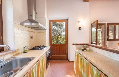 Roccastrada Villa | Stunning private villa with WIFI, private pool, TV, patio, pets allowed and panoramic view
