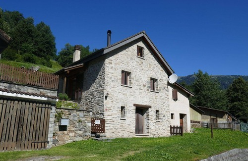 Negrentino House | Stunning private villa for 6 people with WIFI, TV and pets allowed