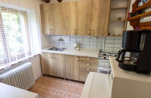 Dobren House | Stunning private villa for 6 people with TV, patio, pets allowed and parking