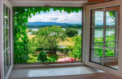 Holubovska Basta House | Stunning private villa for 4 guests with WIFI, TV, terrace, pets allowed and parking