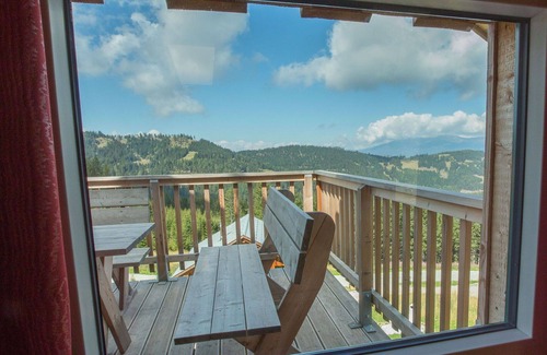 Wolfsberg House | Stunning private villa for 8 guests with WIFI, TV, terrace and parking