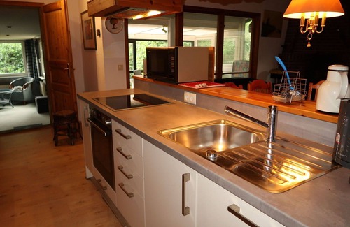 Jevenstedt House | Stunning private villa for 8 guests with WIFI, TV, terrace, pets allowed and parking