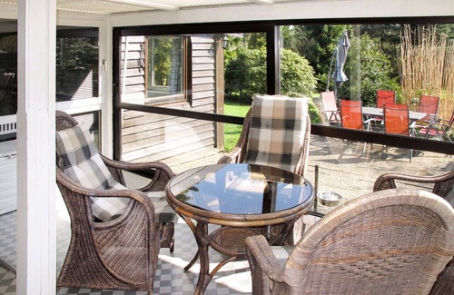 Jevenstedt House | Stunning private villa for 8 guests with WIFI, TV, terrace, pets allowed and parking