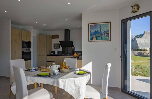Beg-Meil House | Stunning private villa for 4 guests with WIFI, TV, terrace, pets allowed and parking
