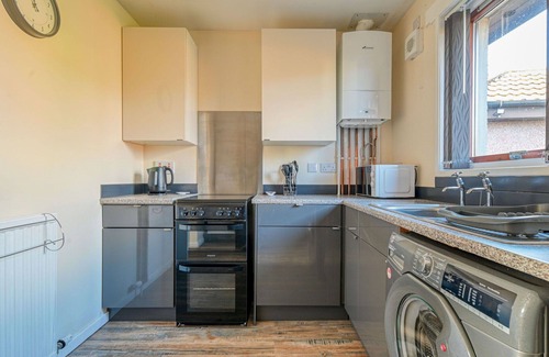 Marybank House | Stunning private villa for 4 people with WIFI, TV, patio and parking