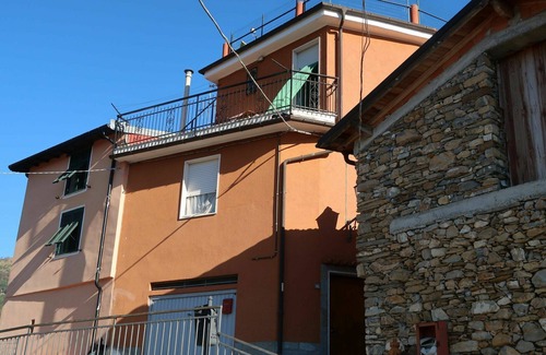 Aurigo House | Stunning private villa for 5 people with WIFI, TV, terrace, pets allowed and panoramic view