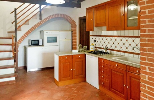 Pomarance Villa | Stunning private villa with WIFI, private pool, A/C, TV, pets allowed, panoramic view and parking