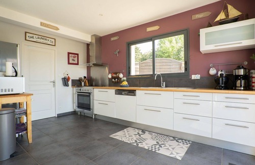 Plouarzel House | Stunning private villa for 10 people with WIFI, TV, terrace and pets allowed