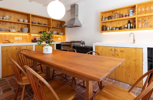 Tremeven Villa | Stunning private villa for 6 people with WIFI and parking