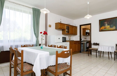 Balatonalmadi House | Stunning private villa with private pool, WIFI, A/C, TV, patio, pets allowed and parking