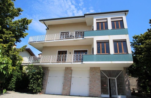 Cissano House | Stunning private villa for 11 guests with WIFI, TV, balcony, pets allowed and parking