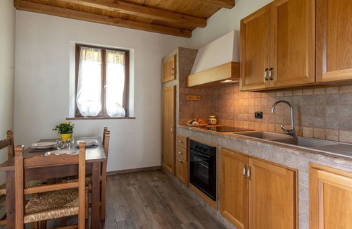 Scansano House | Stunning private villa for 8 guests with WIFI, patio, pets allowed, panoramic view and parking