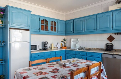 Marinhas House | Stunning private villa for 8 people with WIFI, TV and terrace